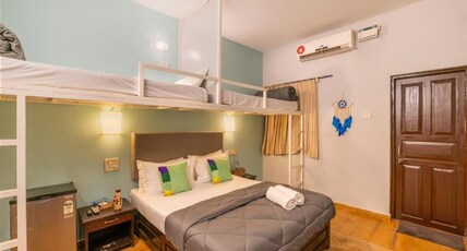Madpackers Goa (Anjuna) | Pool Table & Bar Room Type - Superior Family Ensuite