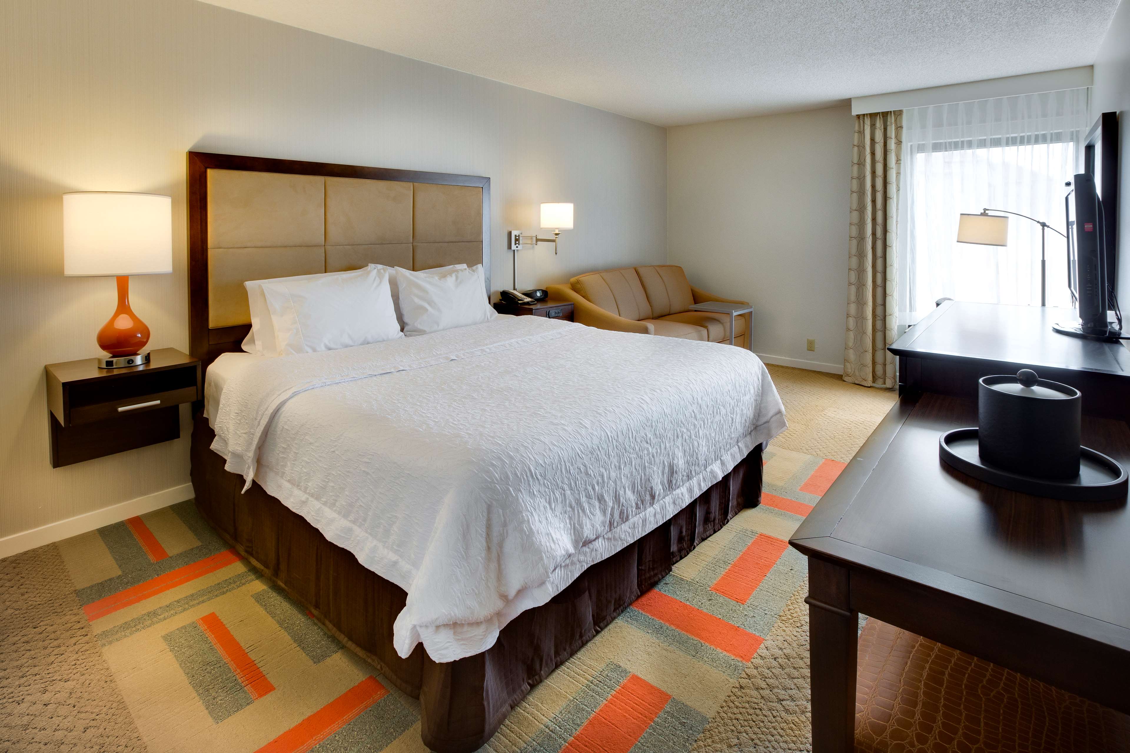 Hampton Inn by Hilton Harrisonburg - University - Tap to explore photos
