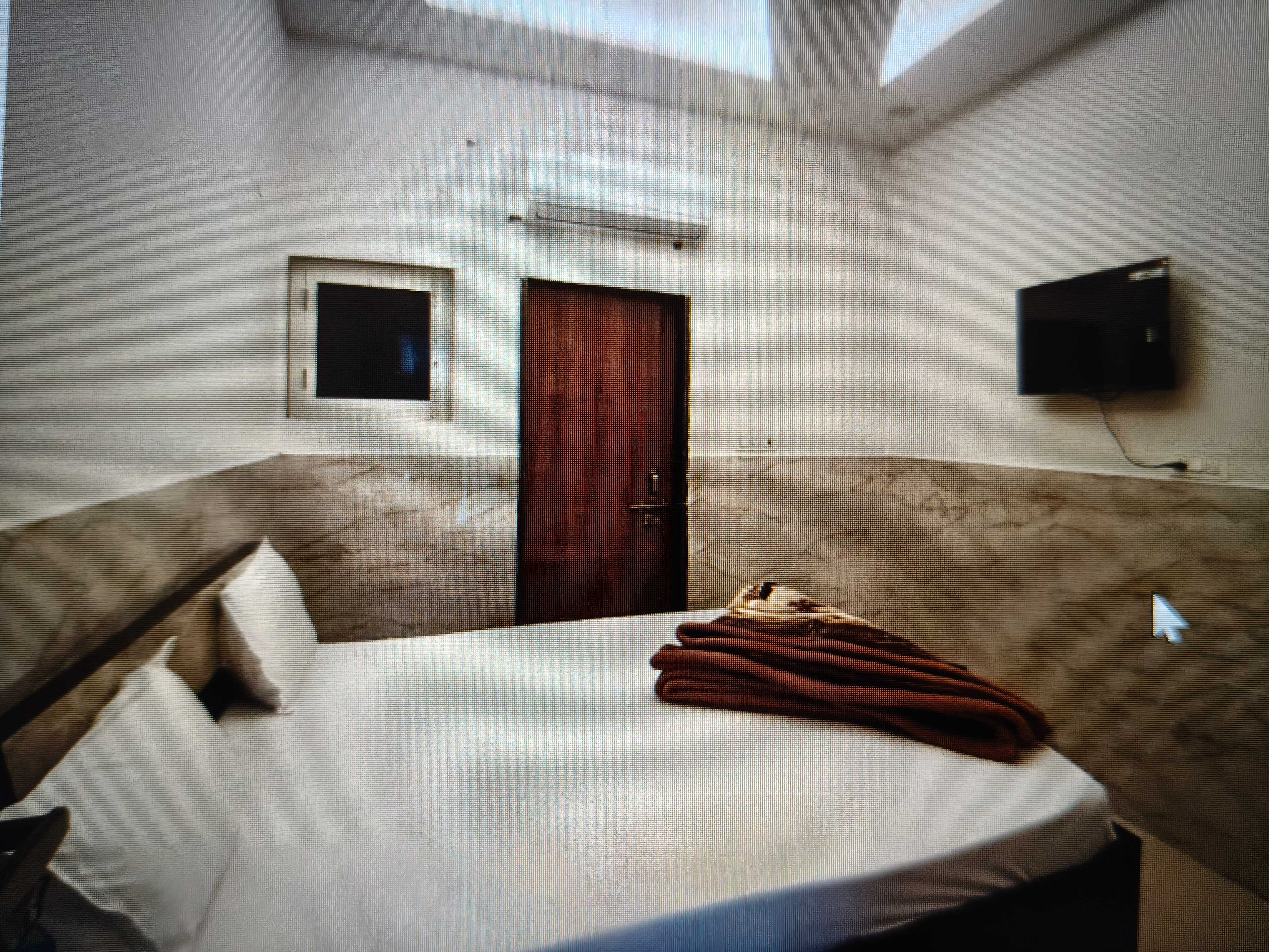 Hotel O Krishnam Sadan - Tap to explore photos