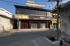 Home Stays Subhash Nagar