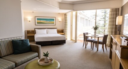 Crowne Plaza TERRIGAL Room Type - 1 King Junior Suite Crowne Plaza TERRIGAL Room Type - 1 King Junior Suite
