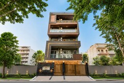 Lime Tree 1BHK Service Apartment Near Artemis/Fortis