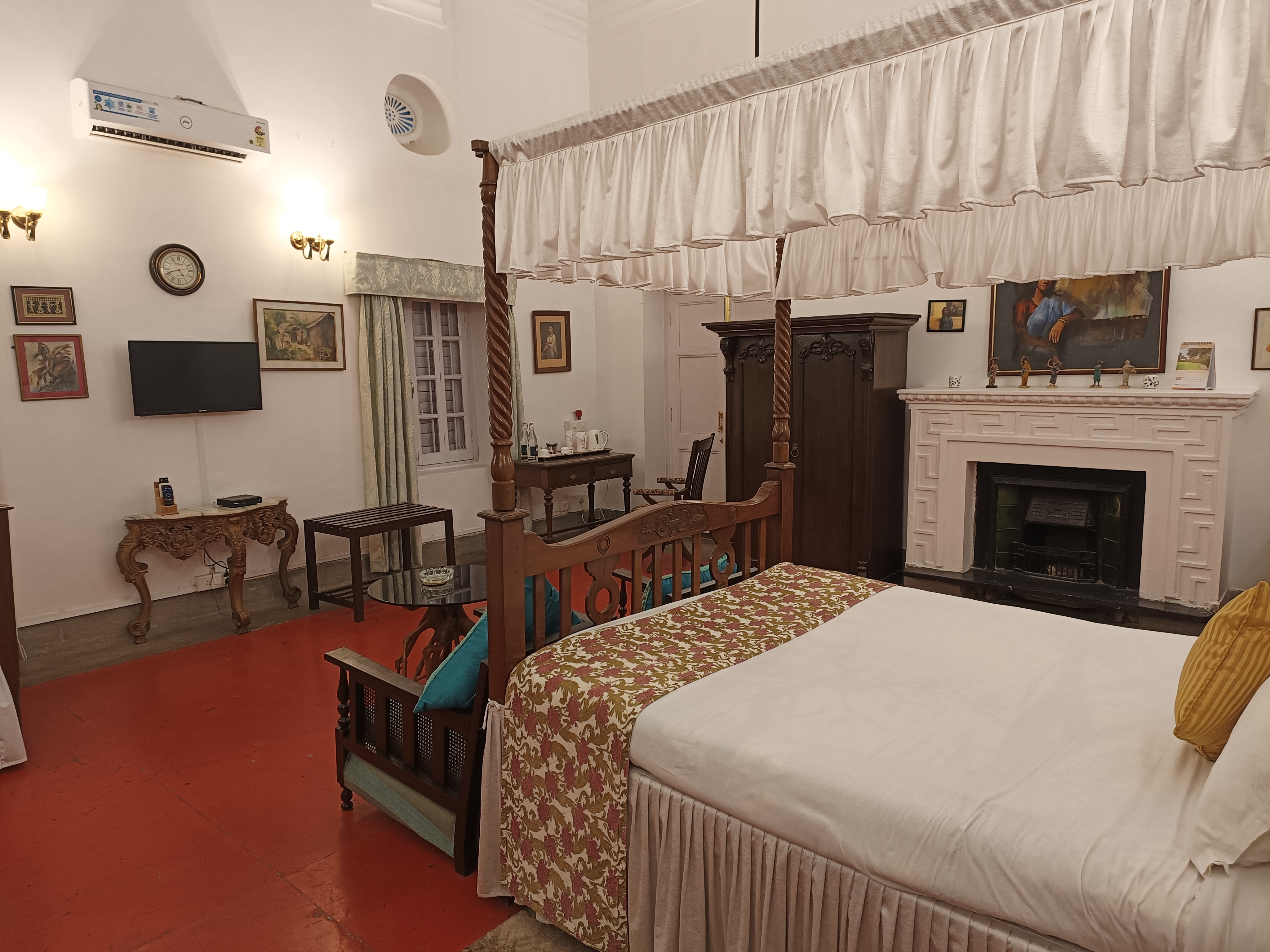 THENGAL MANOR - Tap to explore photos