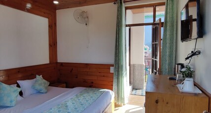 The Attic House Room Type - Room 302: Sunrise Cozy