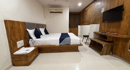 HOTEL BHAVYA, AHMEDABAD Room Type - Super Deluxe