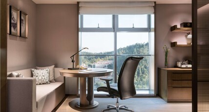 DoubleTree by Hilton Hotel Shiyan Room Type - KING DELUXE ROOM