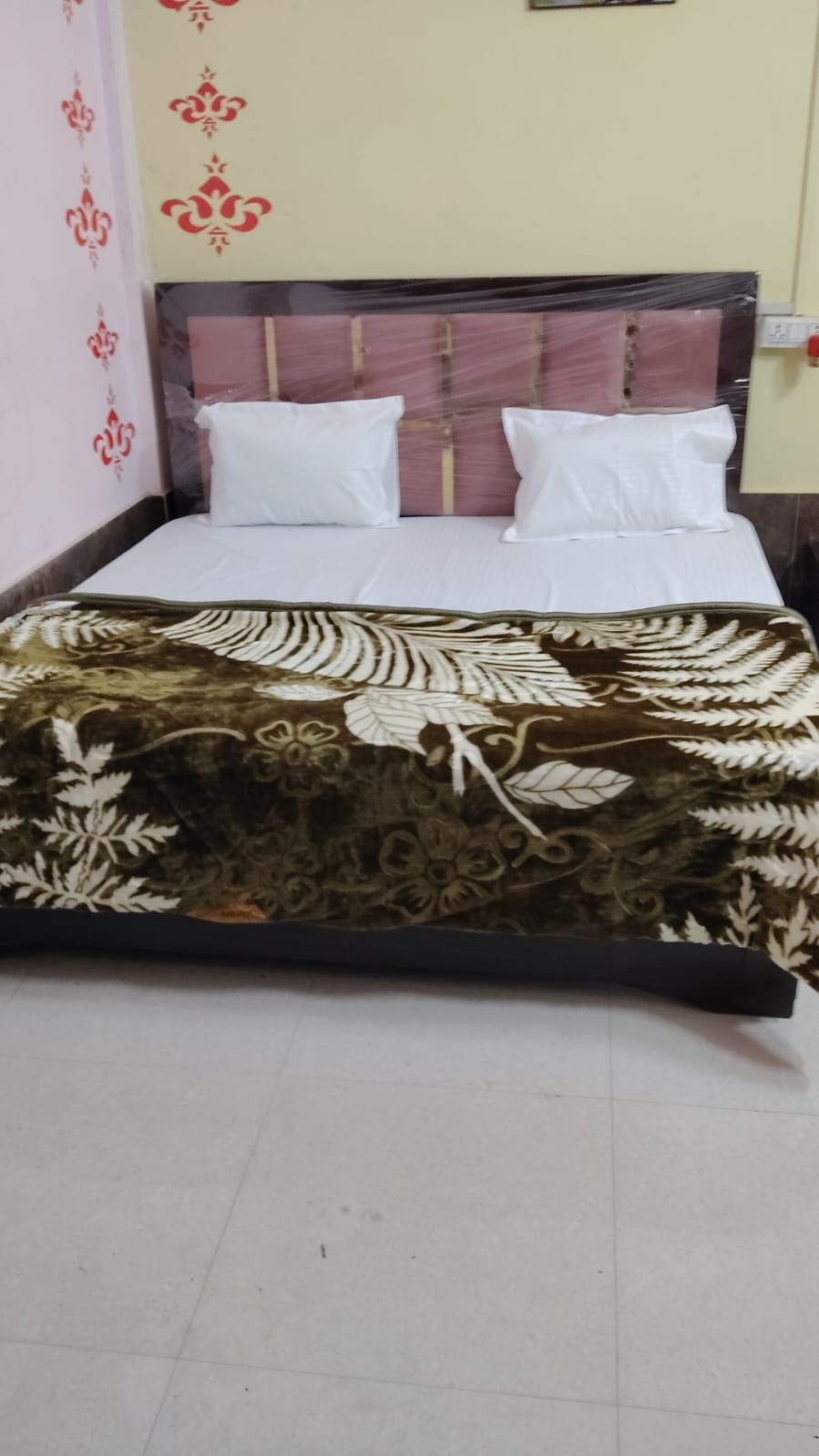 Heera Nikunj Homestay Near Ram Mandir - Tap to explore photos