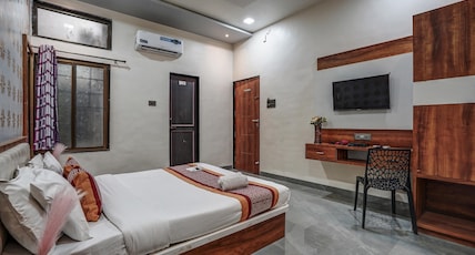 Utkarsh Hotel & Lodging Room Type - Executive AC Room