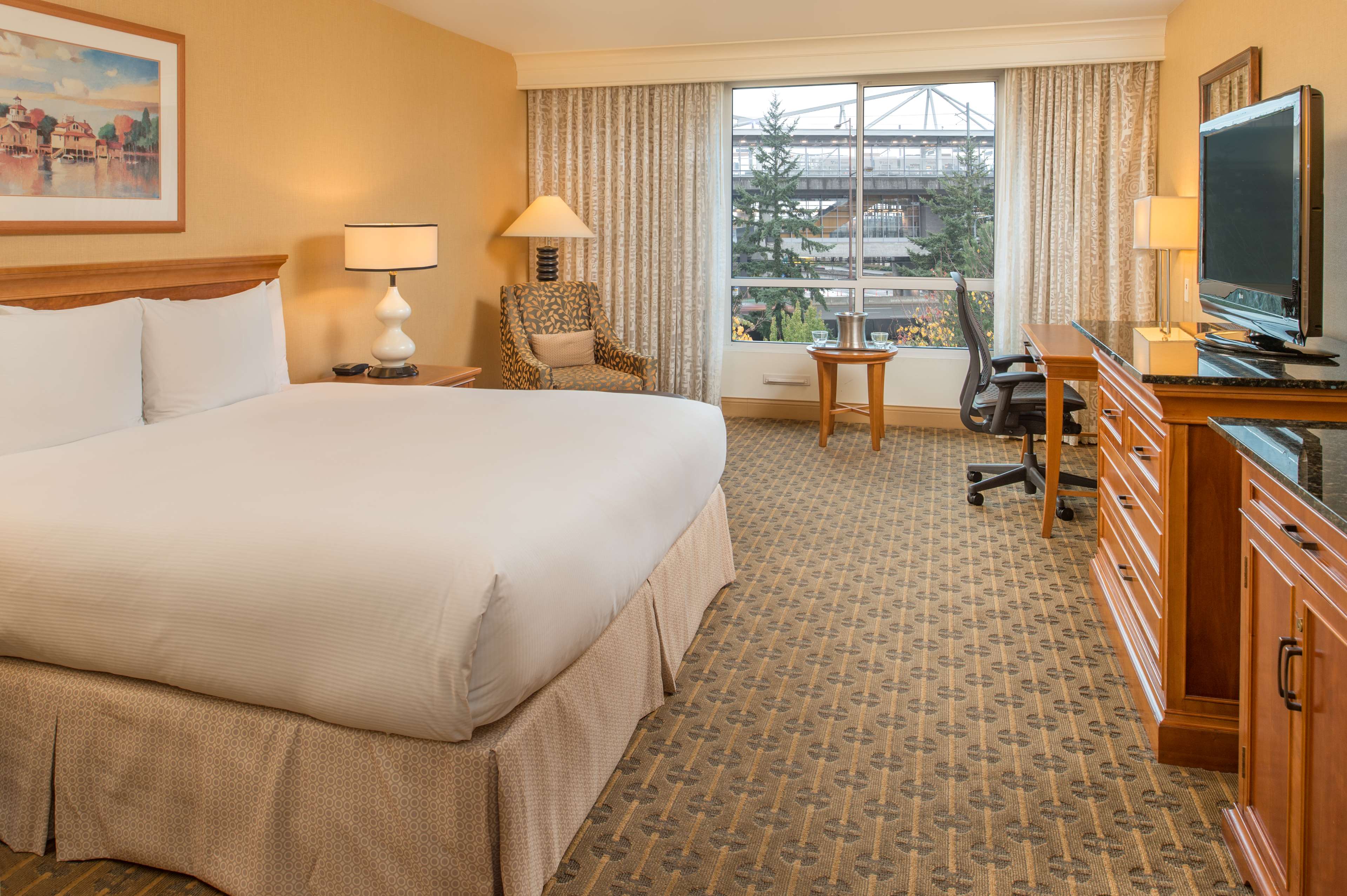 Hilton Seattle Airport & Conference Center - Tap to explore photos