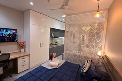 The Cloud 39th Flr Corporate Couple Friendly