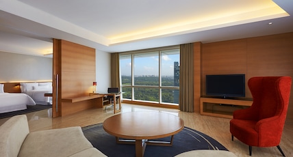 The Westin Mumbai Garden City Room Type - Executive Suite City View, Double Bed with Bathtub & Club Lounge Access The Westin Mumbai Garden City Room Type - Executive Suite City View, Double Bed with Bathtub & Club Lounge Access