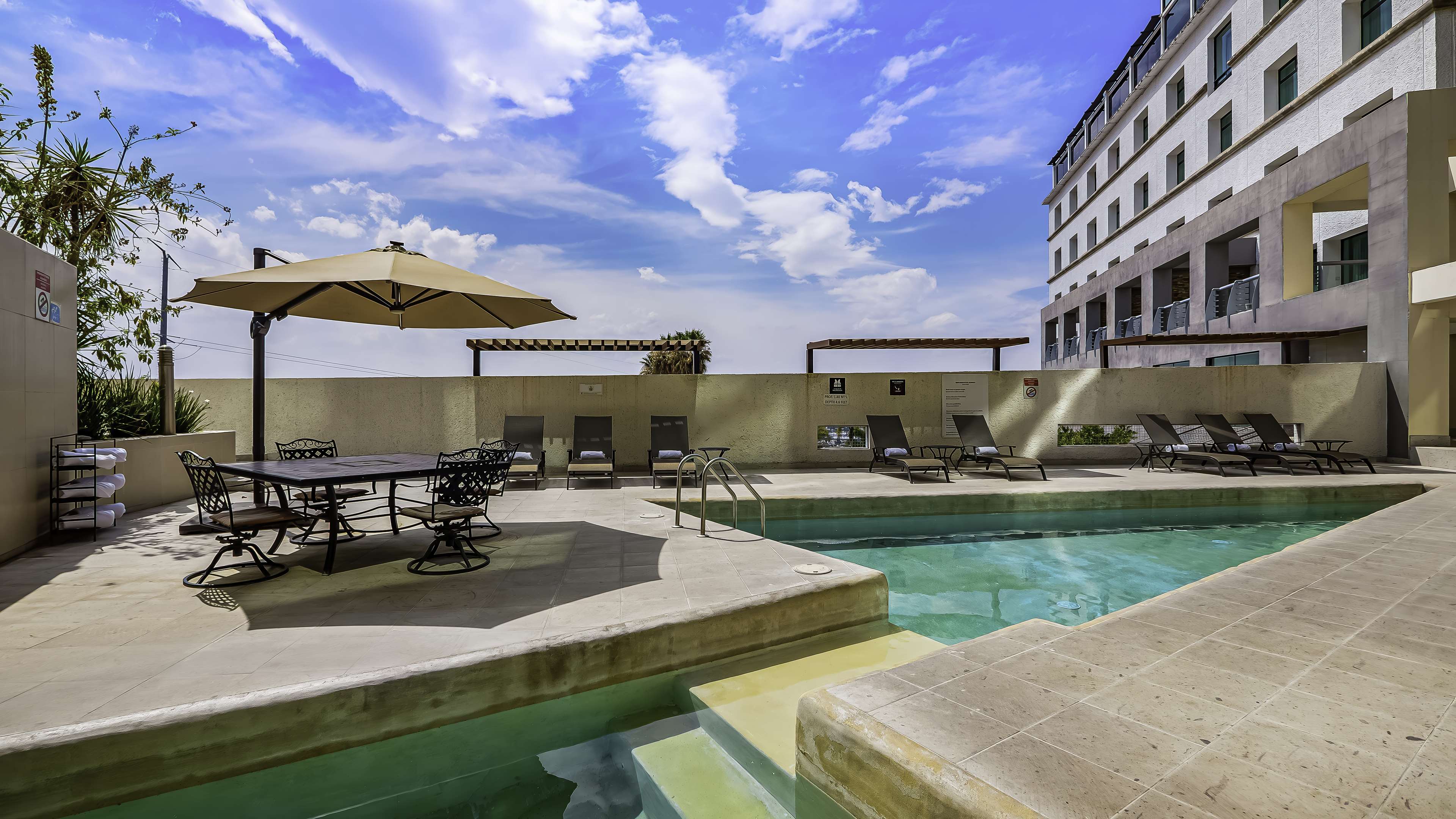 Hilton Queretaro - Tap to explore photos