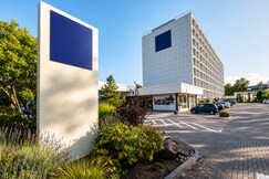 Dorint am Main Taunus Zentrum Frankfurt/Sulzbach by Sunday Hotels