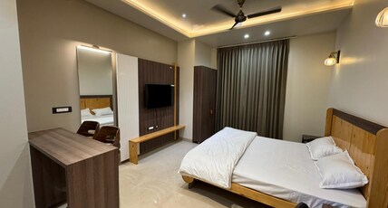 Studio 24 Room Type - Superior Double Room