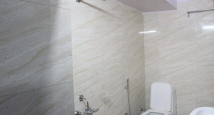 Hotel Mansaovar Room Type - SUPER DELUXE ROOM