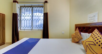 Kola Paradise Hotel Room Type - Deluxe AC Room