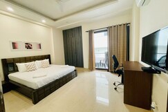 Entire 3BHK Apartment by Bluo at Cyber Hub