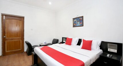 Hotel Punnu International Room Type - Deluxe Room