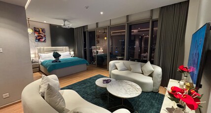 Amisum Stayz Room Type - Edens Sky Loft