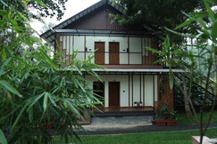 East Village Resort - Rooms