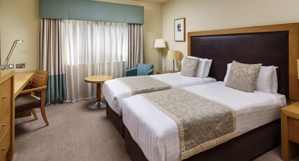 Mercure Sheffield Parkway Room Type - Classic Room with 2 single beds
