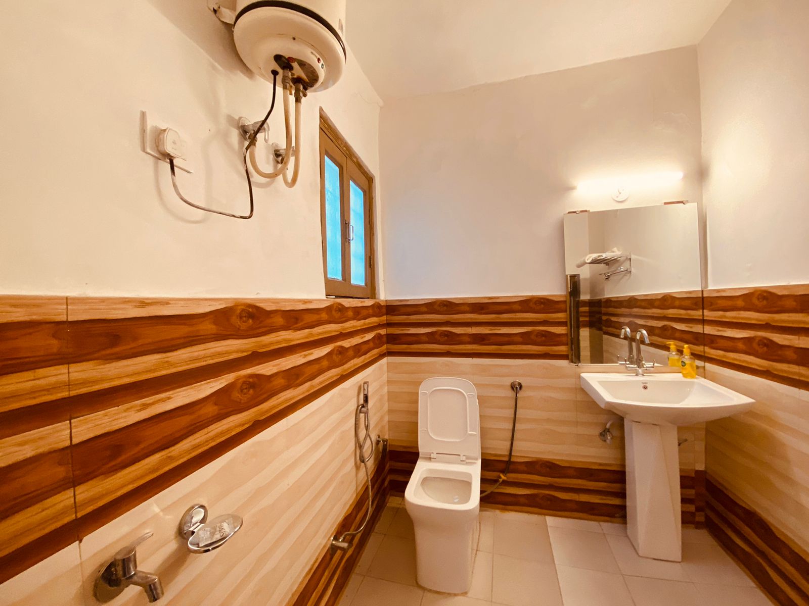 Hillwood Homestay - Tap to explore photos