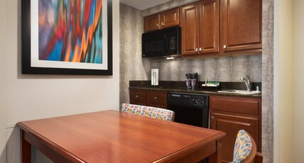 Homewood Suites by Hilton Madison West Room Type - 1KG 2QN 2BDRM 2BA NONSMOK