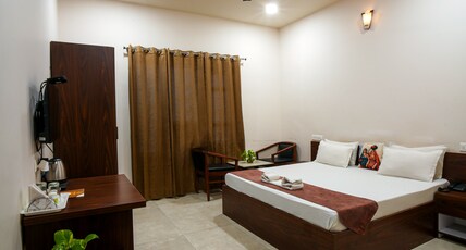 Hotel Omkar Room Type - Deluxe