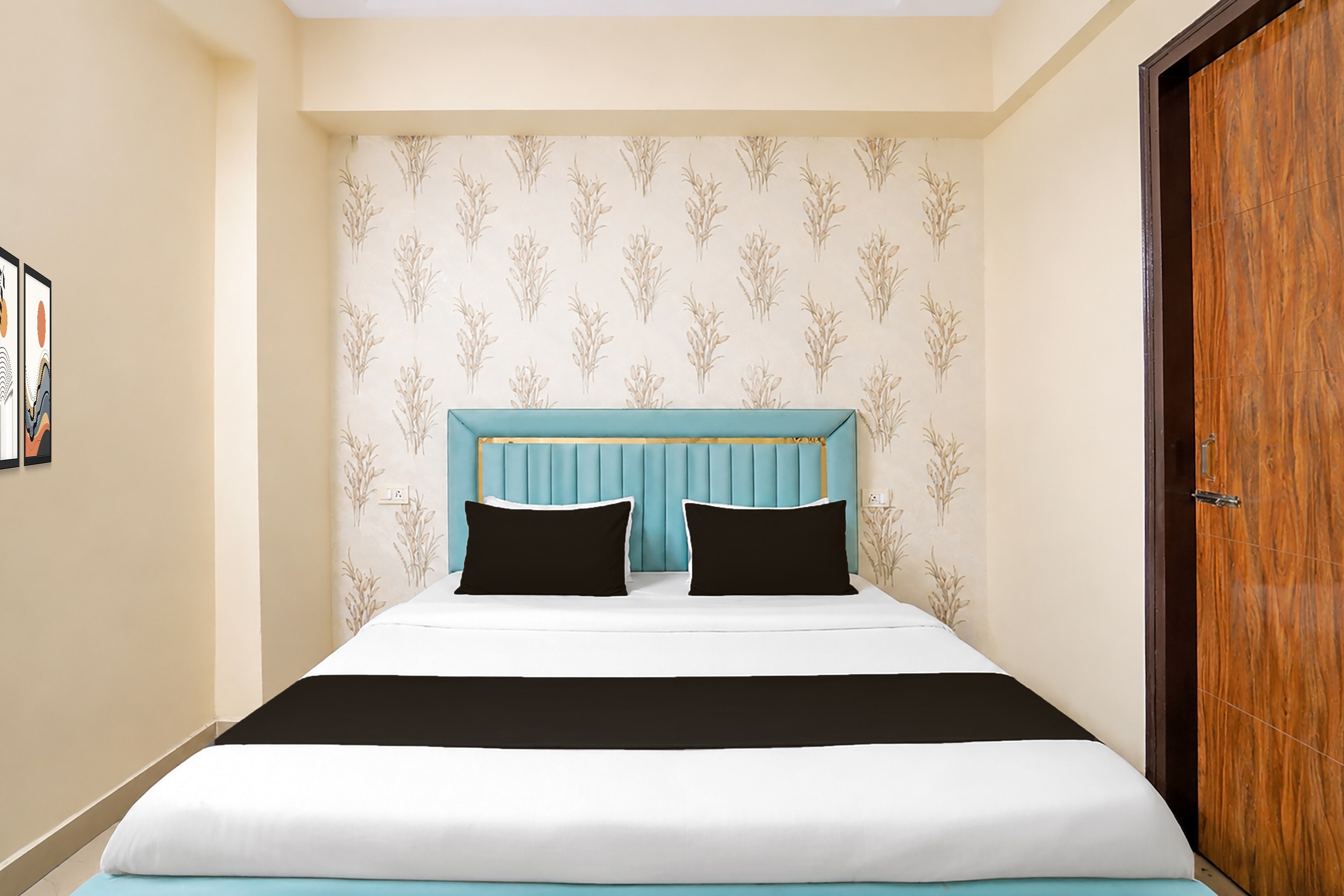 Hotel O Sector 51 Metro Station Noida Formerly Dream House - Tap to explore photos