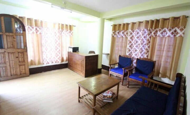 Whitebark Homestay - Tap to explore photos
