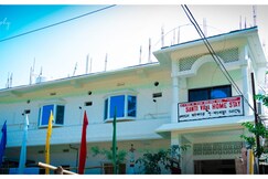 Santi Villa Homestay.