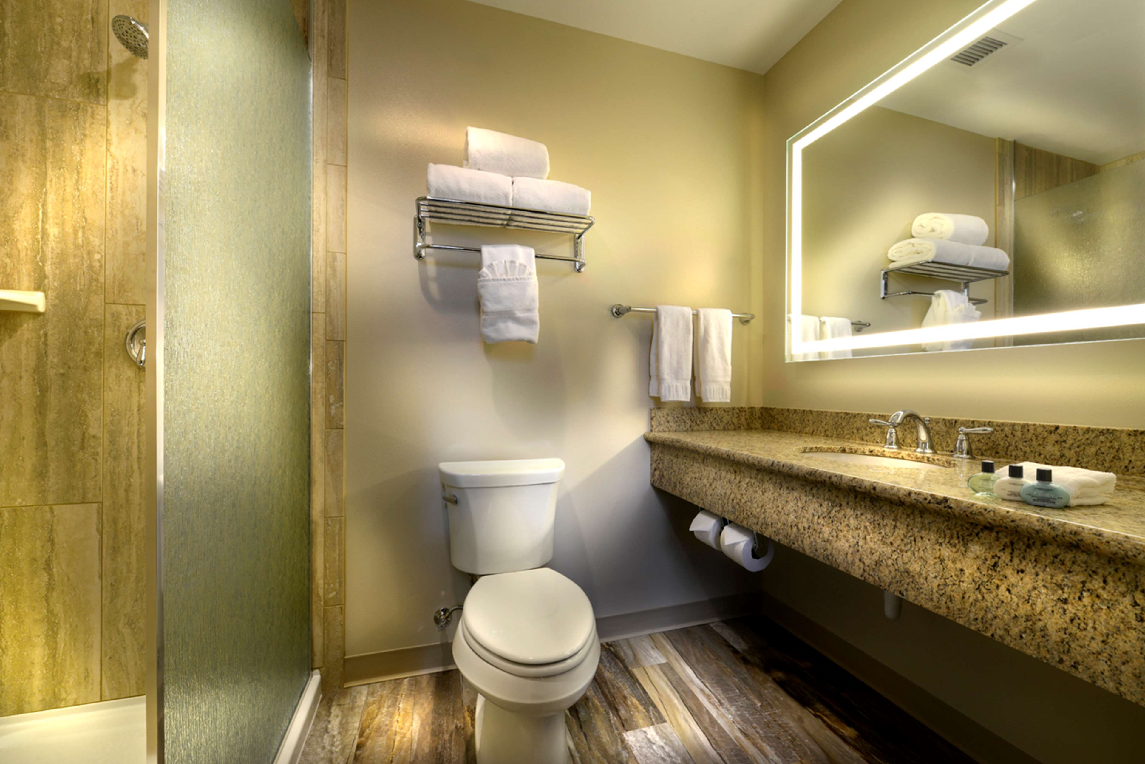 Hotel Maison Yakima Tapestry Collection by Hilton - Tap to explore photos