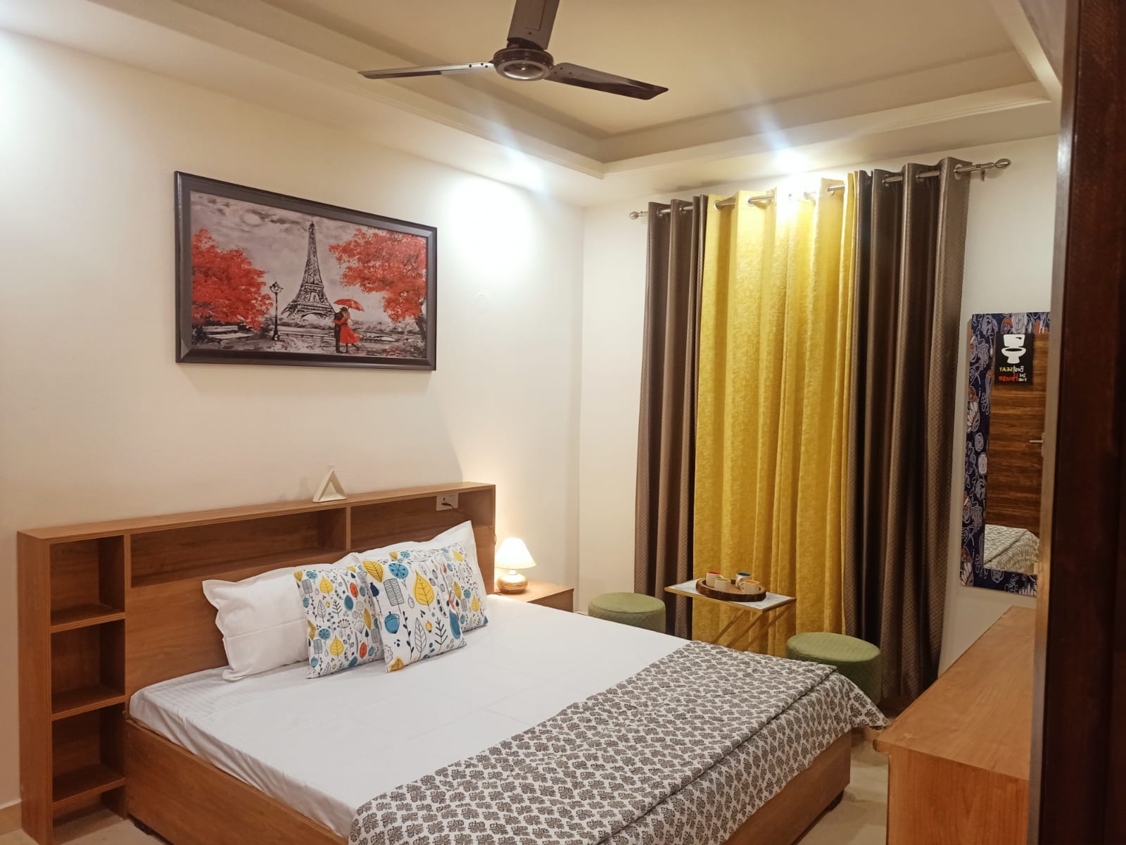 Shubham 2BHK Apartment near Ganges - Tap to explore photos