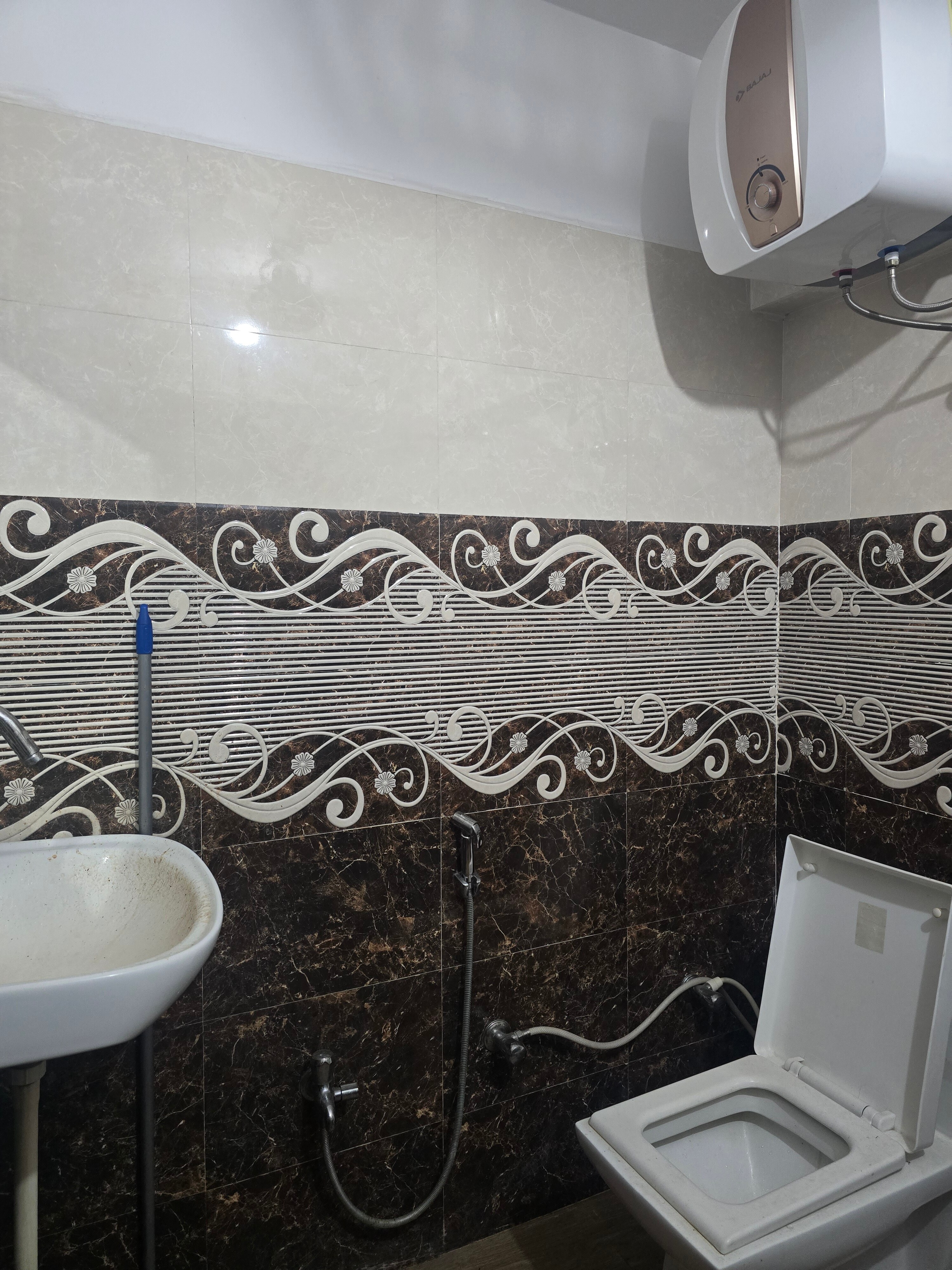 Prayag Vasudha Homestay - Tap to explore photos