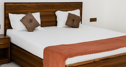 Chaloge Stays | Varanasi Room Type - Deluxe Room