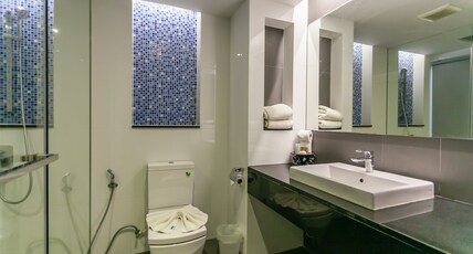 Phi Phi Harbour View Hotel Room Type - Deluxe Pool Access Double or Twin Room