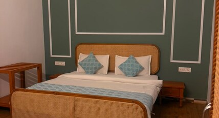 Footprint Luxe Udaipur- A Boutique Hostel Near Lake Pichola Room Type - Deluxe Double Room