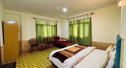 NONSTOP Cafe and Homestay Room Type - Family Room 