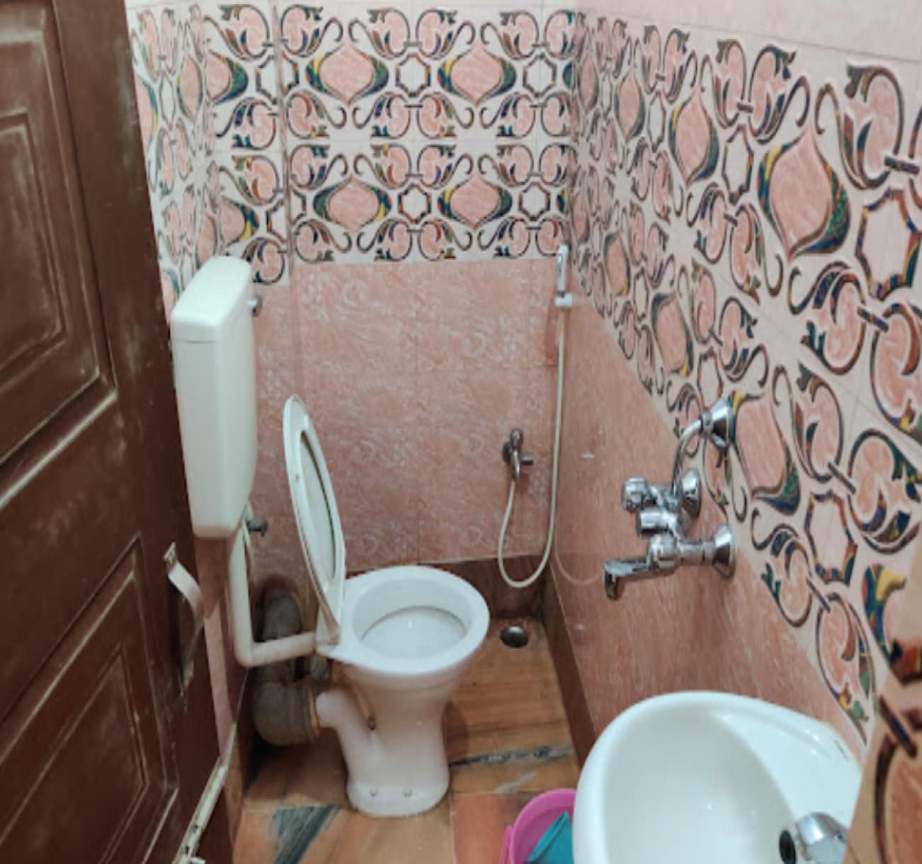 New Ananda Niketan Lodge - Tap to explore photos