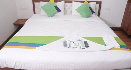 J C Comforts Room Type - Deluxe Room Non AC