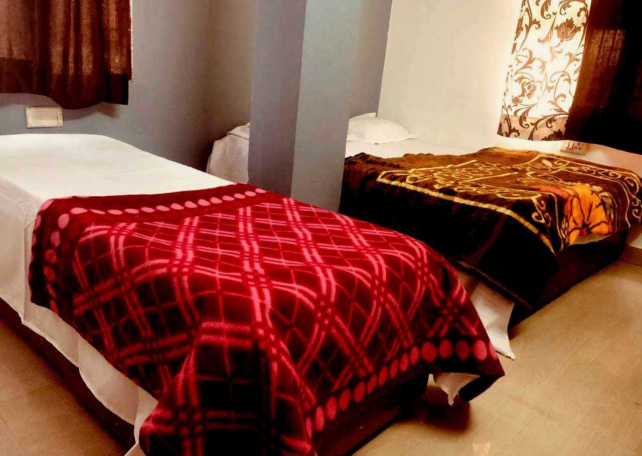 Hotel O Dev Mansarovar - Tap to explore photos