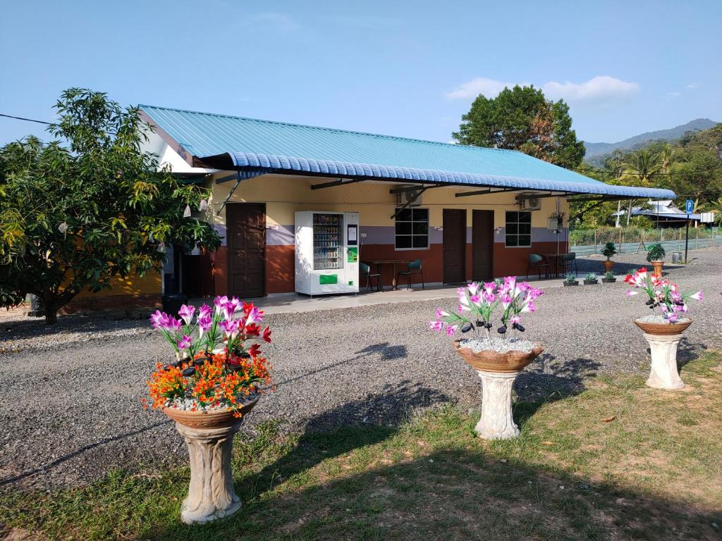 Hotel O Bee Good Chalet Near Gunung Jerai - Tap to explore photos