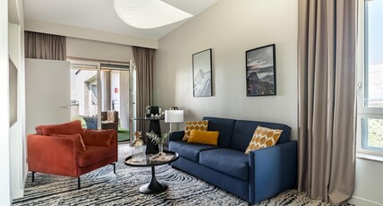 DoubleTree by Hilton Lyon Eurexpo Room Type - KING STE WITH TERRACE VIEW
