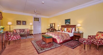 The LaLit Grand Palace Srinagar Room Type - Premium Palace Suite with Bathtub