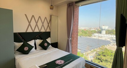 Hotel Luxurious Inn Room Type - Super Deluxe Room