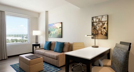 Embassy Suites by Hilton San Antonio Landmark Room Type - 1 KING BED 2 ROOM SUITE
