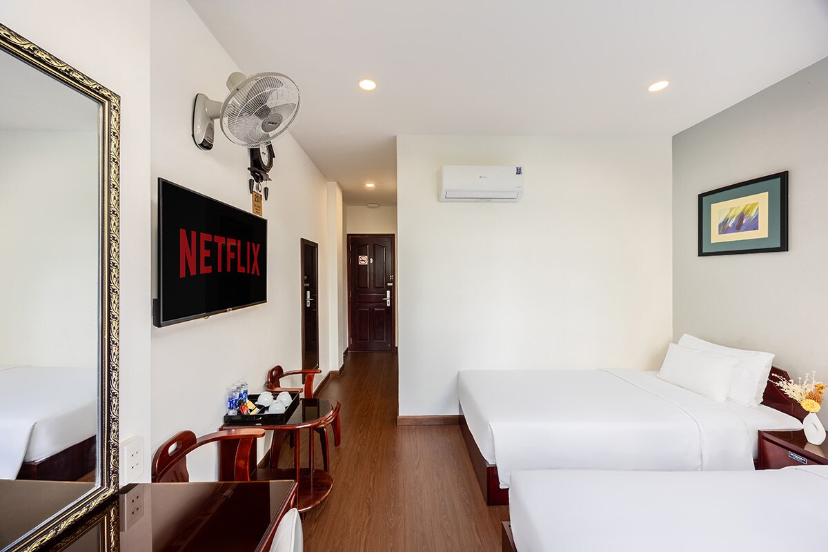 A25 Hotel - 25 Truong Dinh - Tap to explore photos