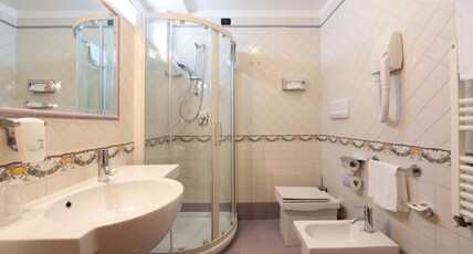 Best Western Hotel Dei Cavalieri Room Type - 1 Queen And 1 Single, Apartment In Annex Building, 2 Rooms, Kitchenette