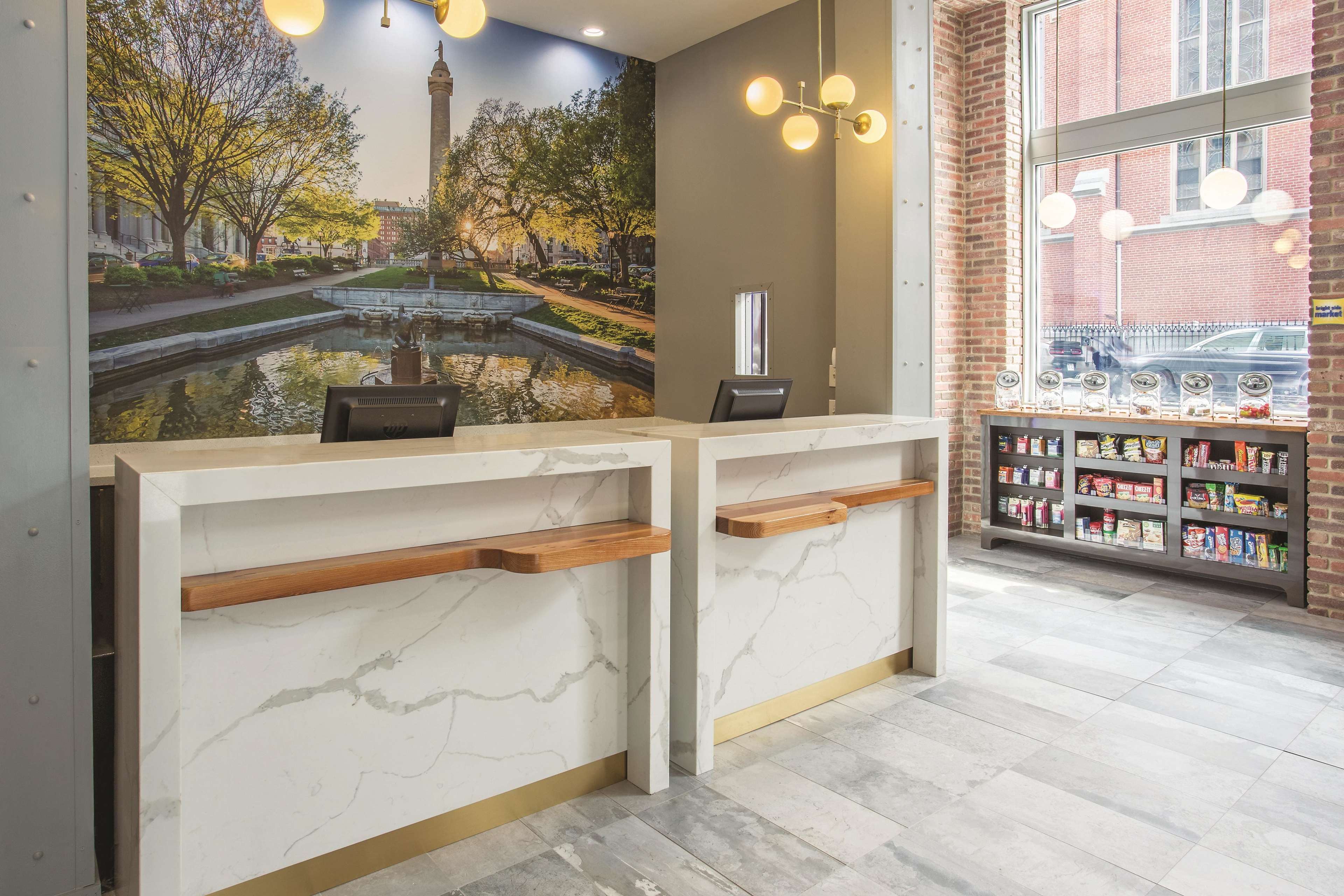 La Quinta Inn & Suites by Wyndham Baltimore Downtown - Tap to explore photos