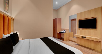 Collection O by OYO Amritsar Bus Stand Formerly Hotel Ricky International Room Type - Classic